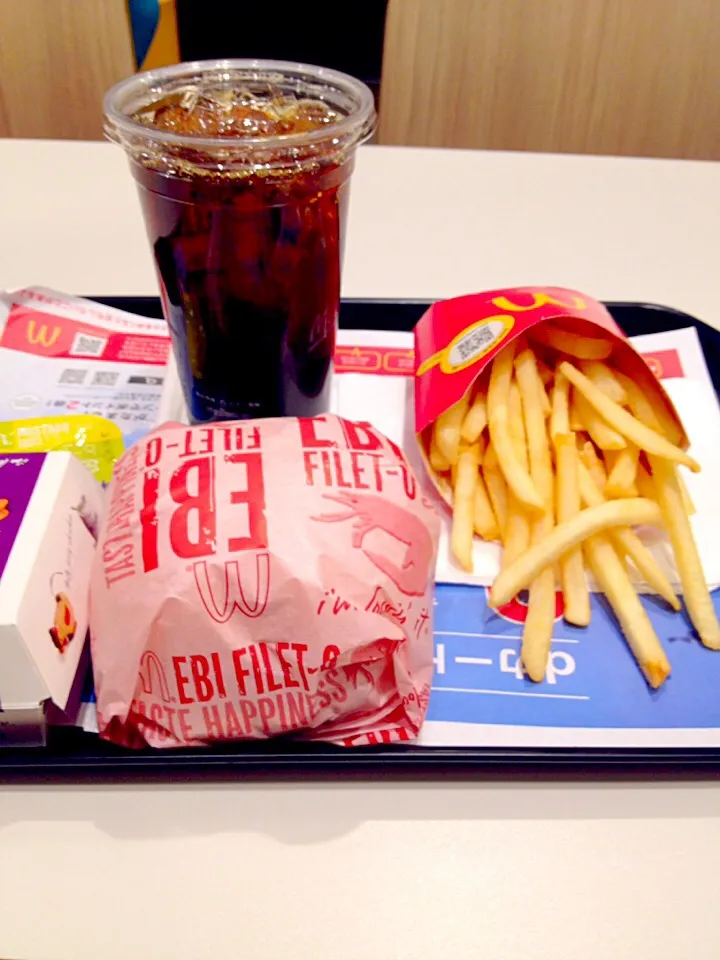 Snapdishの料理写真:Mac🍔🍟エビフィレオ|まいりさん