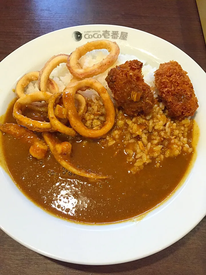 Snapdishの料理写真:Fried Squid & Oyster Curry|Grace Cruzさん