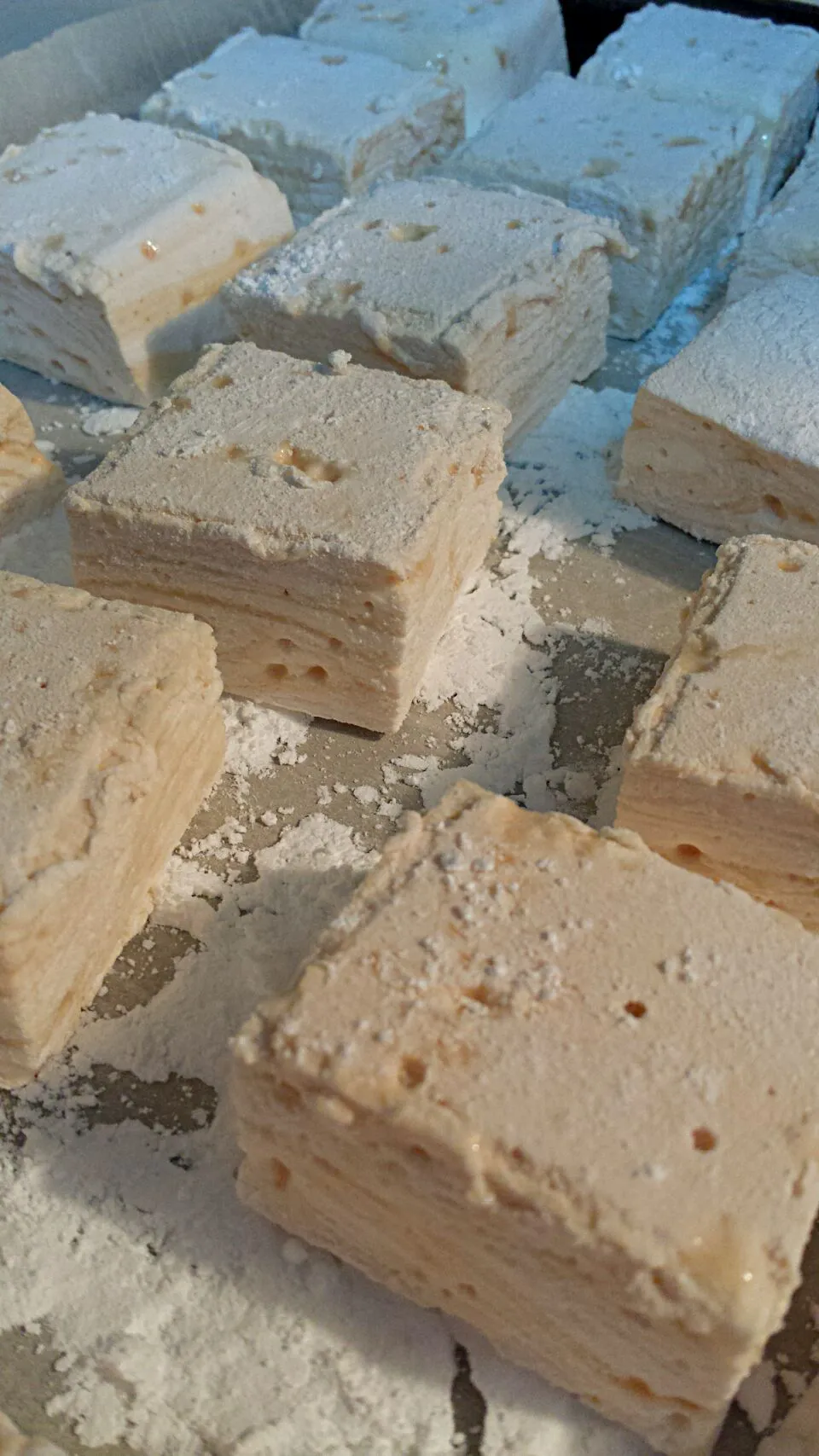 Salted caramel swirl marshmallows! #marshmallowmadness #littlepieceofheaven|Jen Robillardさん