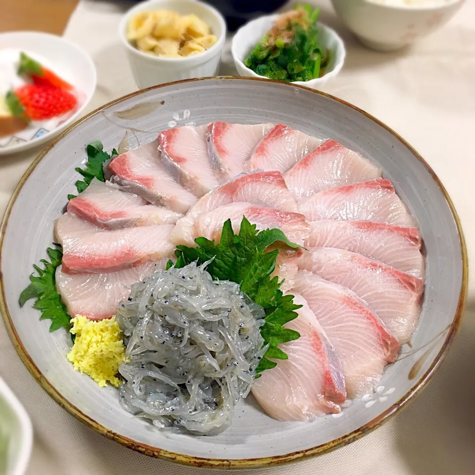 脂ののった鰤のお刺身&生しらす🐟🐟🐟|むぎママさん