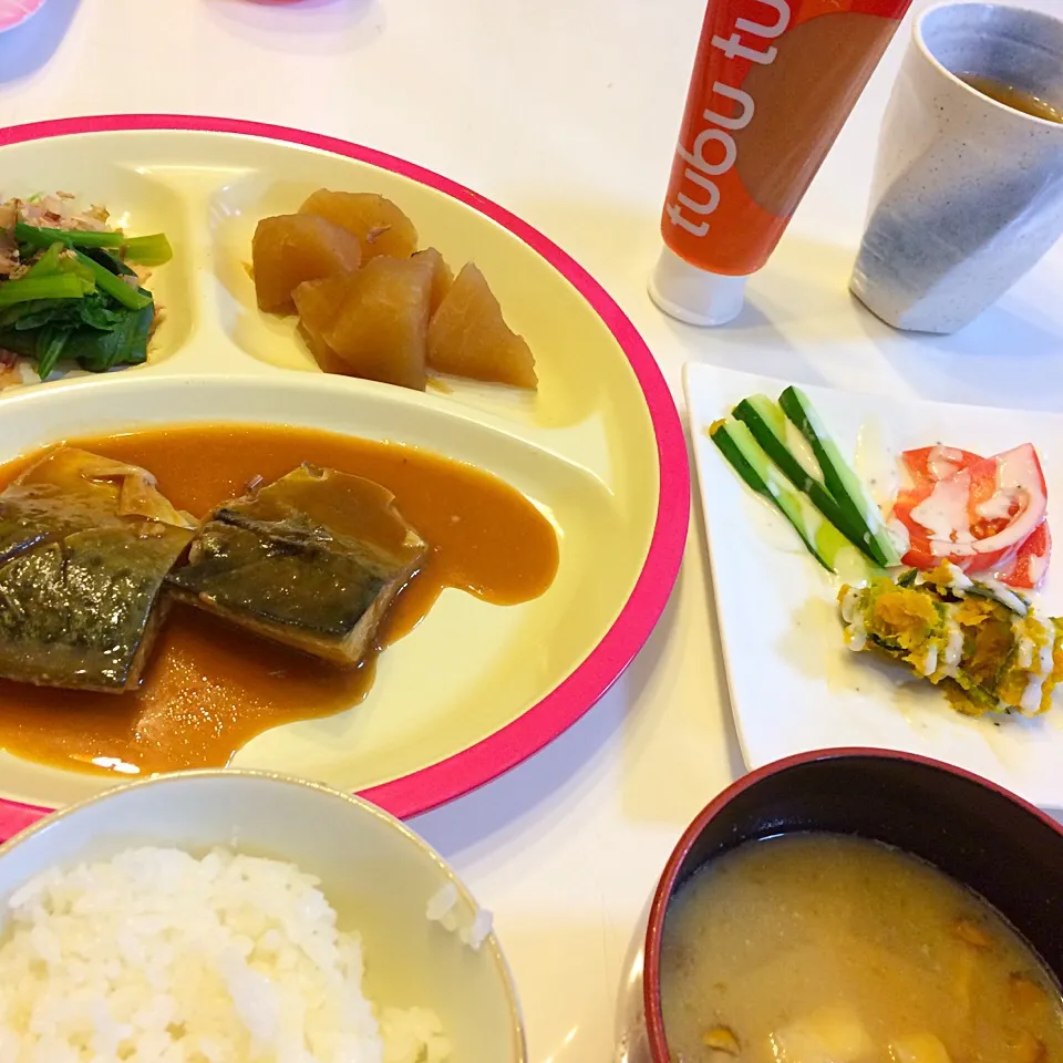 ❀鯖の味噌煮
✿ほうれん草のおひたし
❀大根の煮付け
✿かぼちゃサラダ
❀かぶとなめこの味噌汁

2016/01/17|ちび太さん