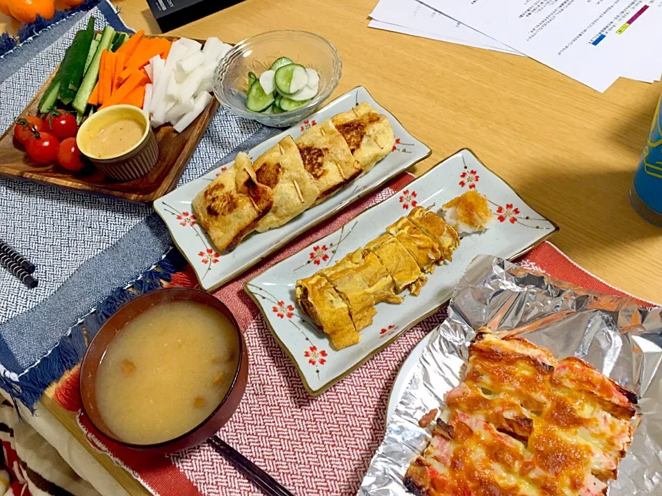 Snapdishの料理写真:野菜スティック/納豆巾着/だし巻き玉子/ちくわのチーズ焼|ゆりかさん