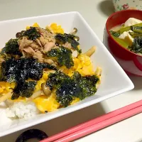 Snapdishの料理写真:卵あんどシーチキン丼|つかさんさん