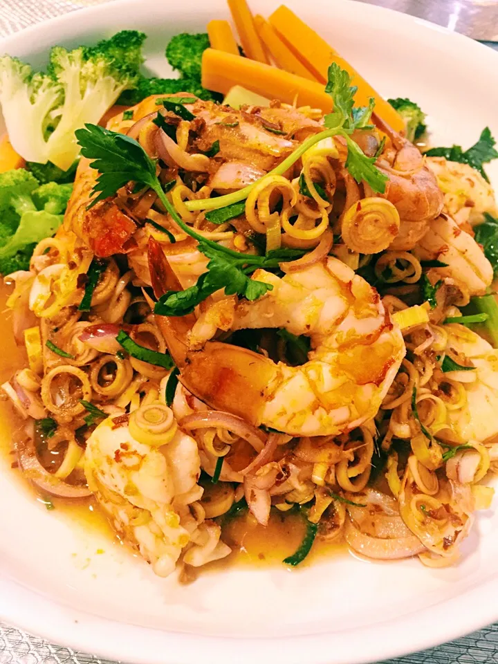 Thai spicy prawn salad|HoneyPBさん