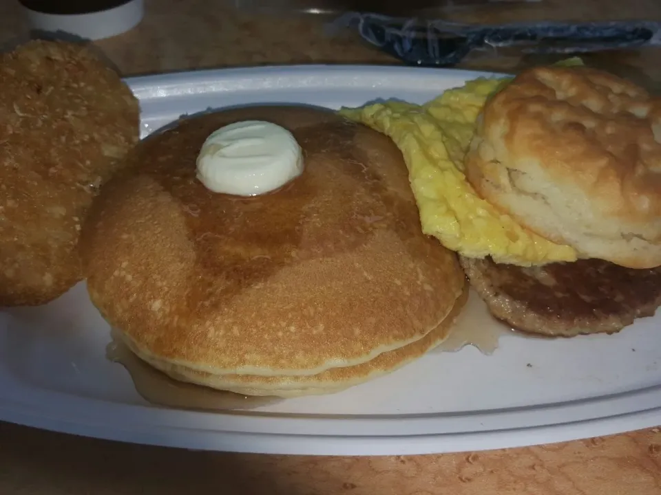 Big Breakfast with Hotcakes|Christian J. Torres Cañarteさん