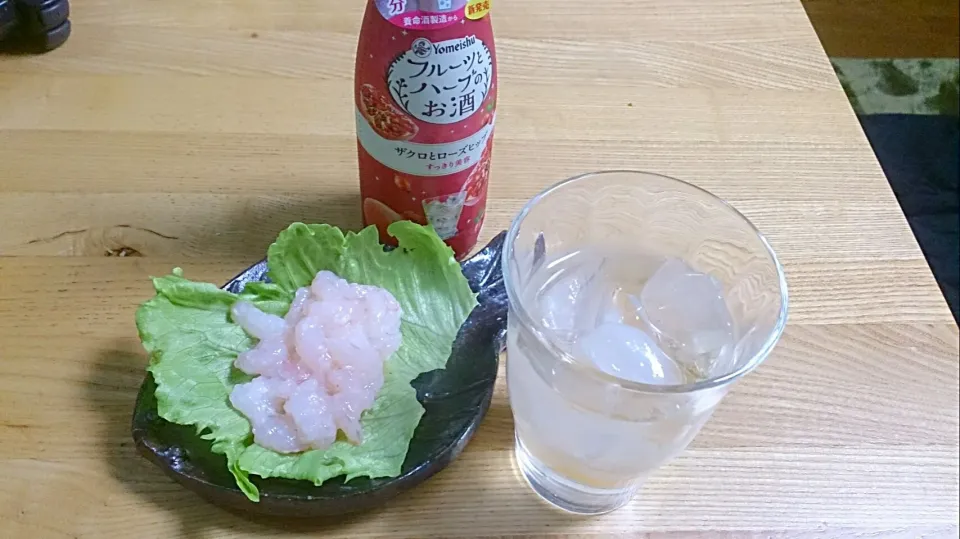 Snapdishの料理写真:1/17 alcohol with fruit and Herb / NIIGATA prefecture shrimp with salt|タップダンスシチーさん