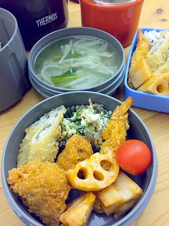 Snapdishの料理写真:1月17日
ふりかけ御飯
白和え
蓮根のチリソース
海老フライ
ししゃもフライ
ミニトマト
白菜ニラの中華スープ|ひななぎさん