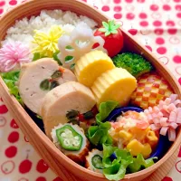 曲げわっぱ弁当♪
鶏むね肉野菜巻き 他