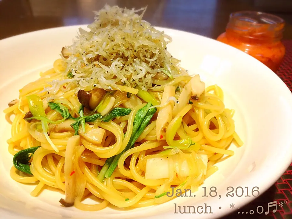 カリカリじゃこ、水菜、エリンギのゆず胡椒パスタ♡|いく❤️さん