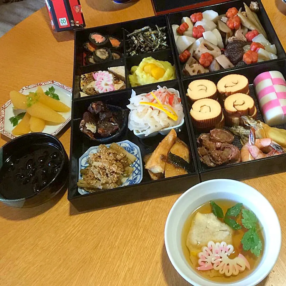 Snapdishの料理写真:鳥居家 〜丙申の御節料理〜|ふま@ゆくりりっくさん