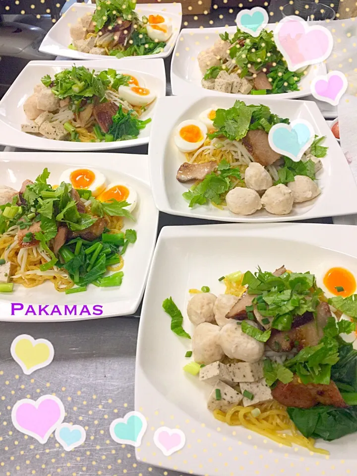 Snapdishの料理写真:บะหมี่แห้ง|Pakamasさん