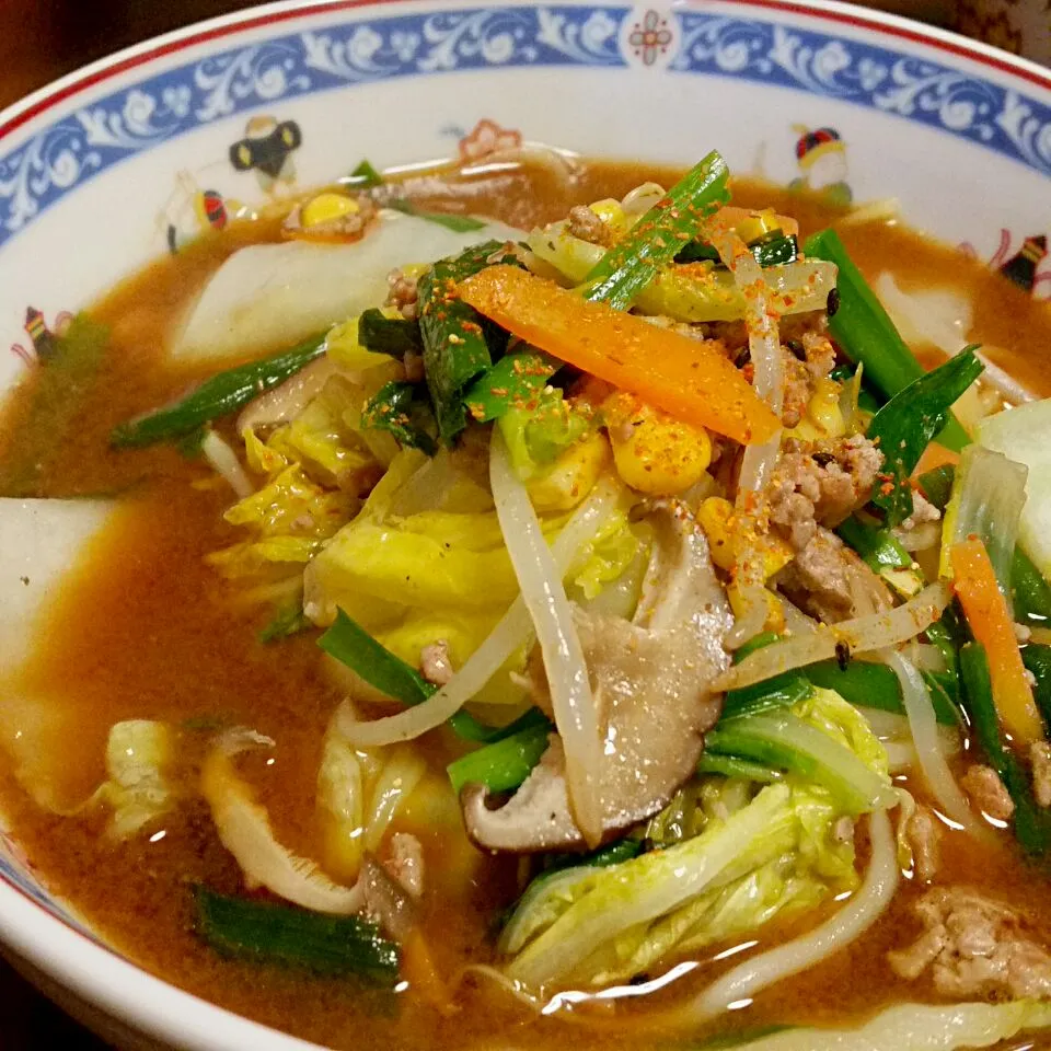 野菜たっぷり赤味噌ラーメン|ふりるさん