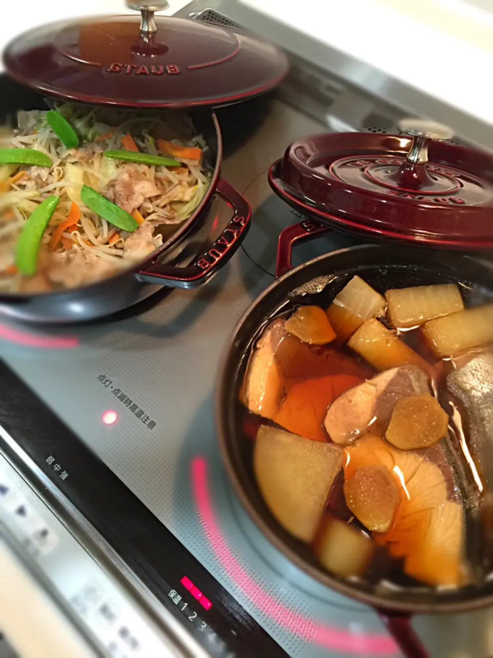 今日のストウブ
ブリ大根とバターポン酢の蒸し野菜♬|accoさん