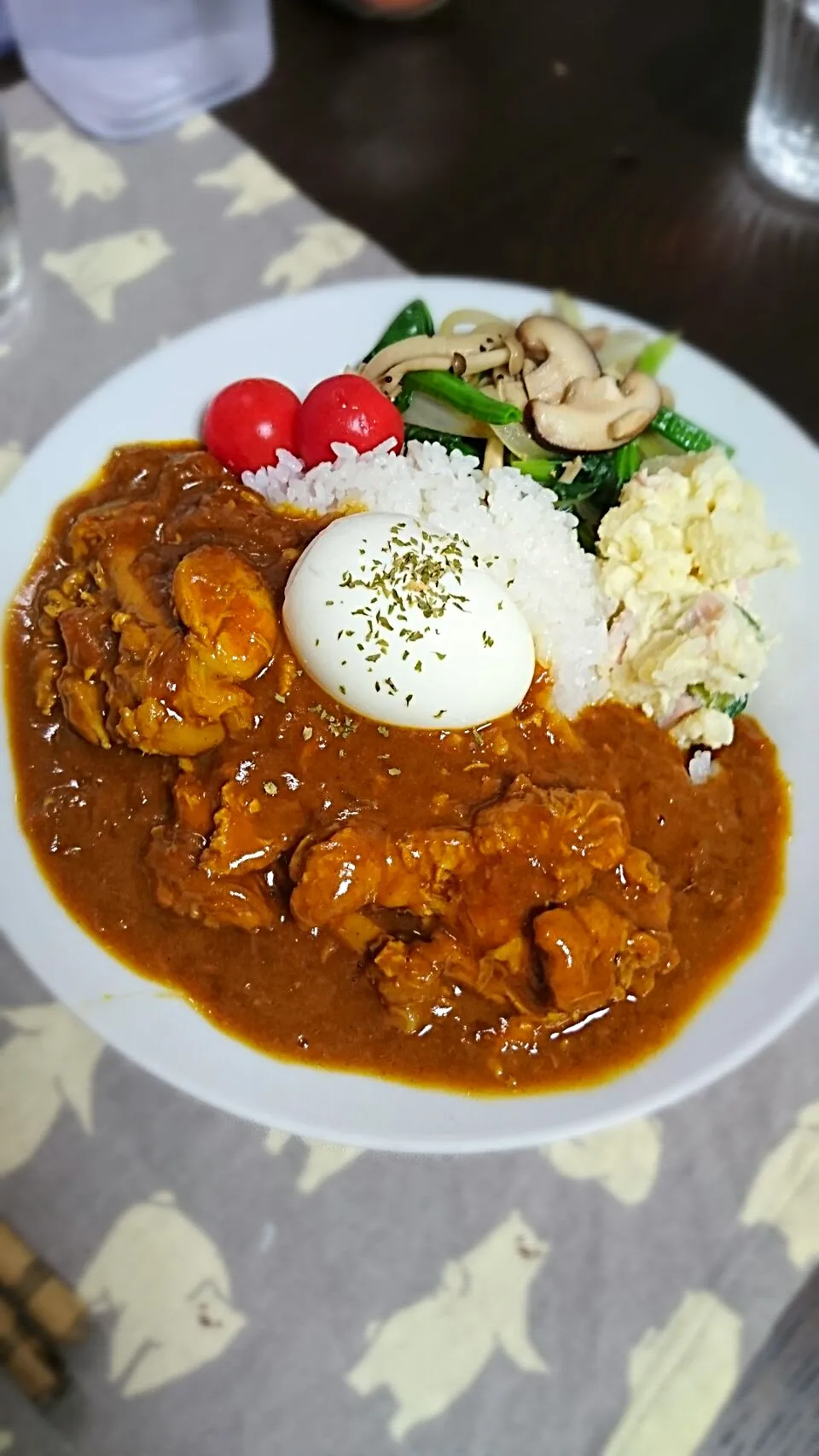 Snapdishの料理写真:手羽元カレー🍛|NAKAJOさん