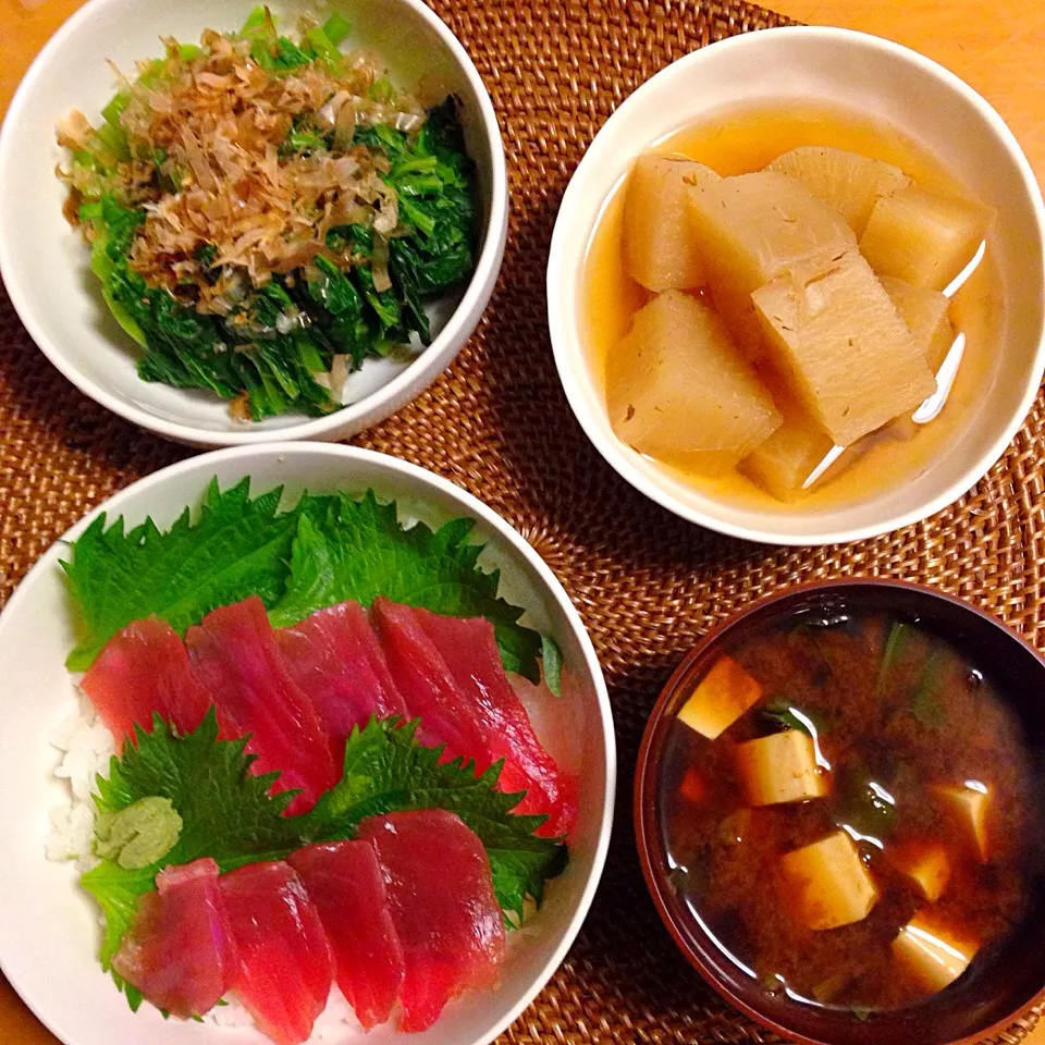 鉄火丼、大根の煮物、なばなのおひたし|chacoさん