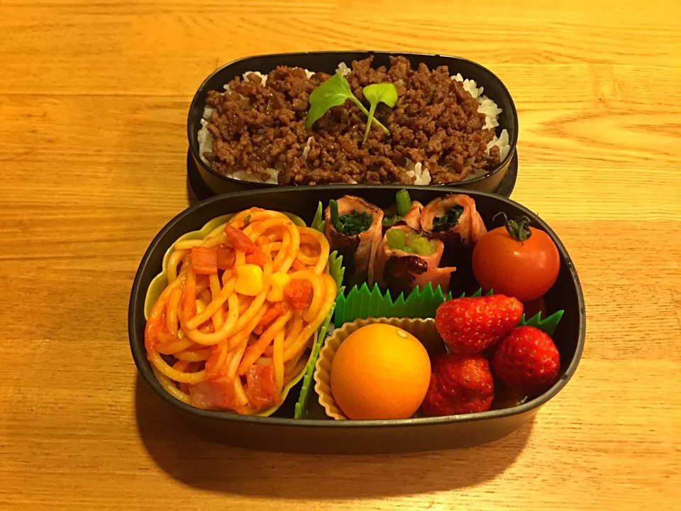 ベーコンほうれん草巻きとナポリタンとそぼろ弁当|myusicさん