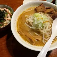 味噌ラーメン 鶏たたき丼|おおさん