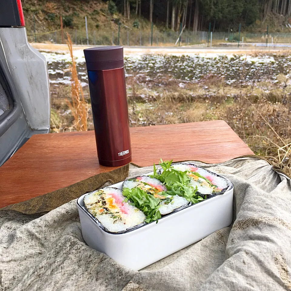 ピクニック・ランチ♬ (▰˘◡˘▰)☝︎|Yoshinobu Nakagawaさん