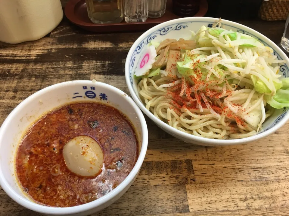 激辛つけ麺(中盛、細麺、辛さup×10)＋〔トッピング〕山盛り温野菜|マロさん