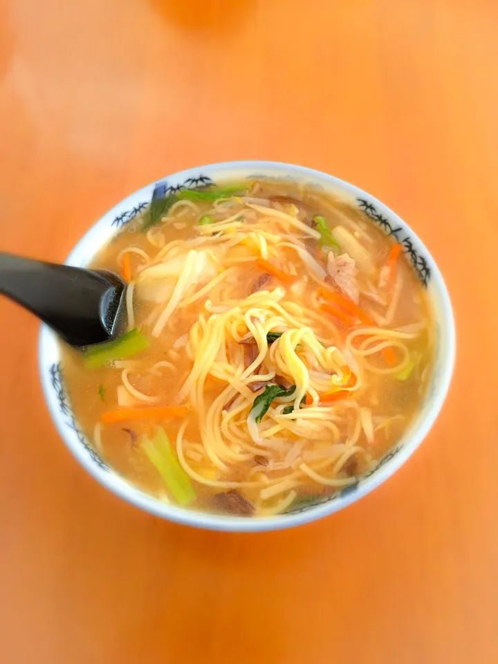 Snapdishの料理写真:冷凍の横浜あんかけラーメン|ツツヤンさん