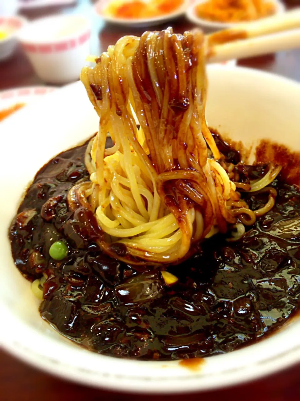 Snapdishの料理写真:韓国ジャージャー麺😋韓国の定番！
日本ラーメンみたいに中華じゃなくこれ韓国のオリジナルですね😄|しんやさん