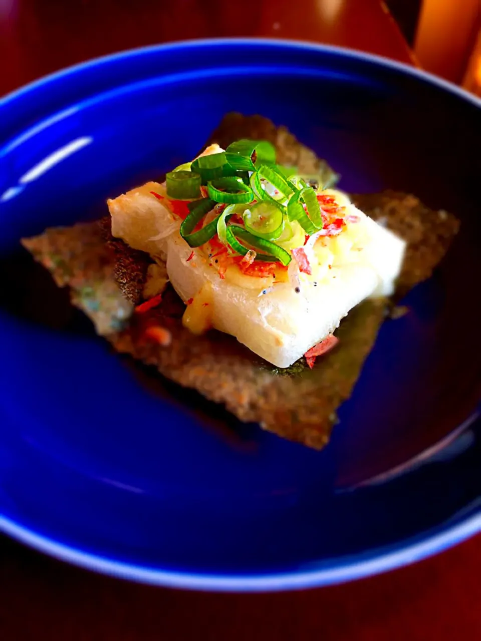 izoomさんの料理 鮭フレークねぎチーズ餅 【Grilled rice cake w/ salmon,leek and cheese filling】|かおり🐰さん