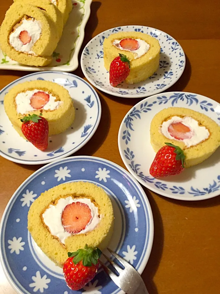 いちごのロールケーキ|Miki (^_−)−☆さん