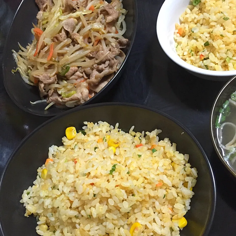 今日の晩ご飯は、炒飯、豚肉と野菜のポン酢炒め、味噌汁。|ゆえさん