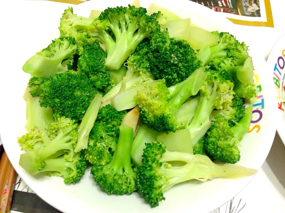 Broccoli sautéed with garlic|Emmaさん