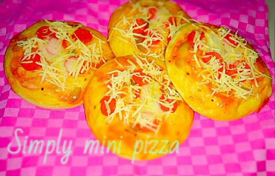 mini pizza, for your snack|Imey Meitaさん