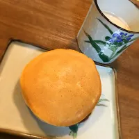 Snapdishの料理写真:もちドラとほうじ茶ラテ|あんなさん