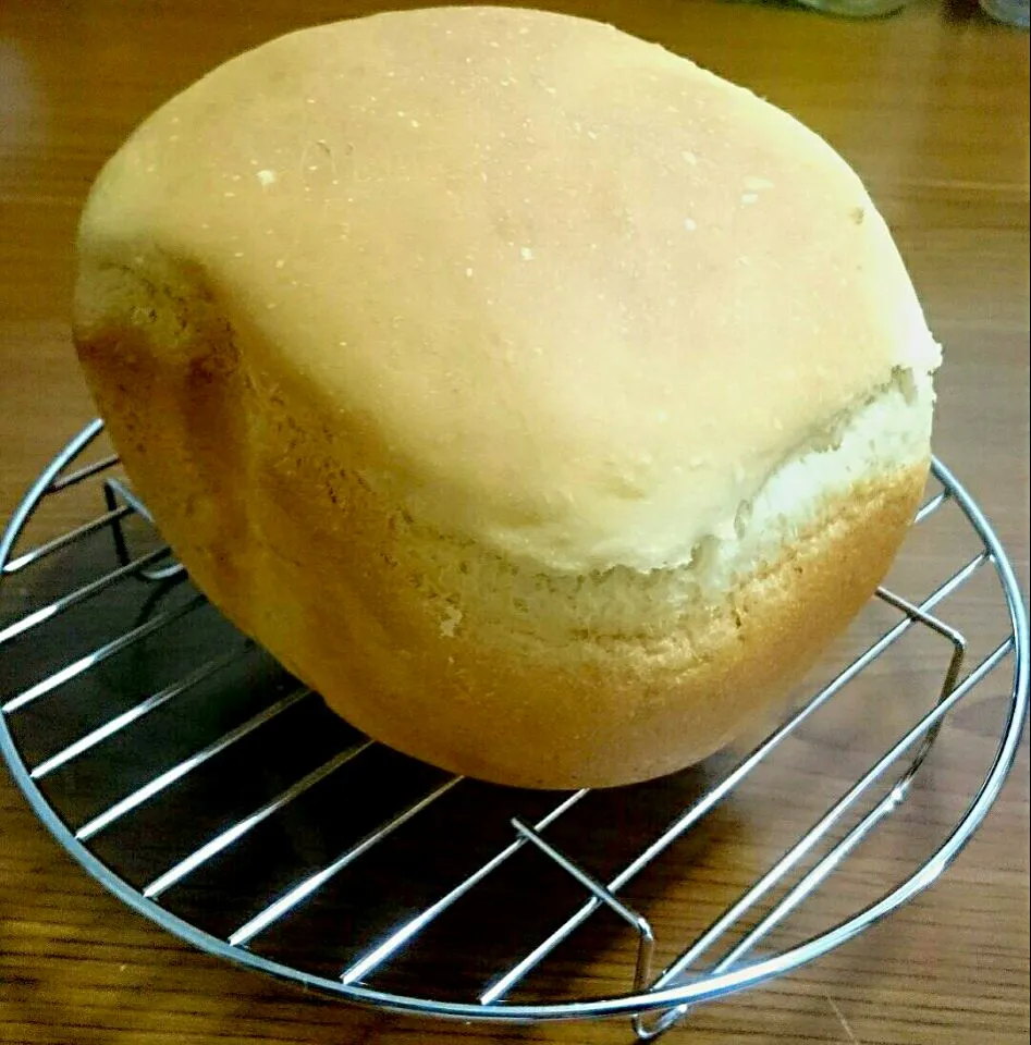 ヘルシーシェフで焼いたソフト食パン😄🎶失敗なのか、成功なのか分からんよーーー😂💦💦|Yukiさん