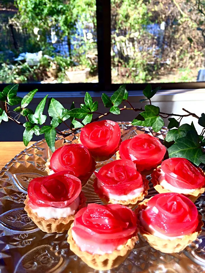 水切りヨーグルトでリンゴのバラのタルト🌹🍎|カタツムリさん