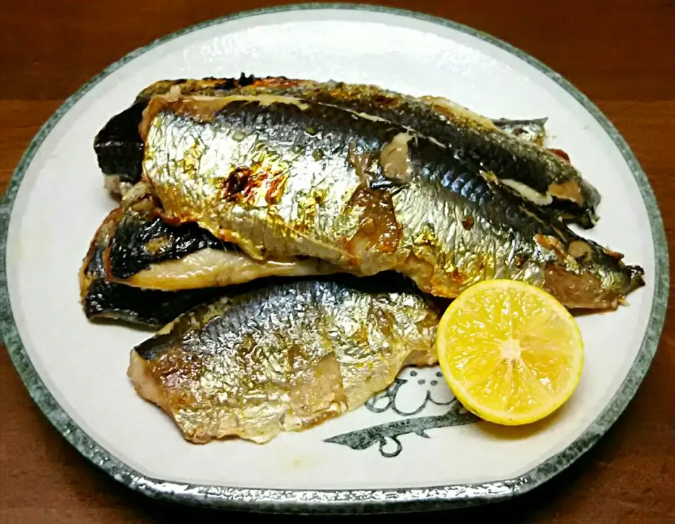 うるめ鰯の塩焼き🐟|あらいぐまのしっぽさん