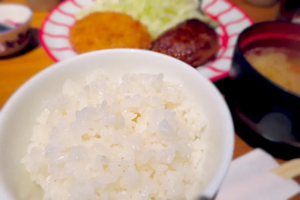 炊きたてのピカピカ白いご飯！@サケビストロW|Mickeeさん