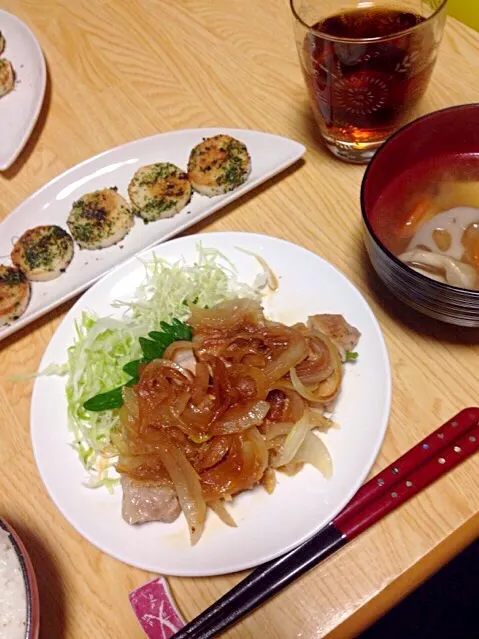 晩ご飯
☆薄切り玉ねぎソースのポークソテー
☆長いもの粉チーズ・青のり焼き
☆蓮根、人参、舞茸、厚揚げのお味噌汁|けいさん