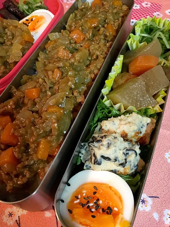 Snapdishの料理写真:ドライカレー弁当|エミリーさん