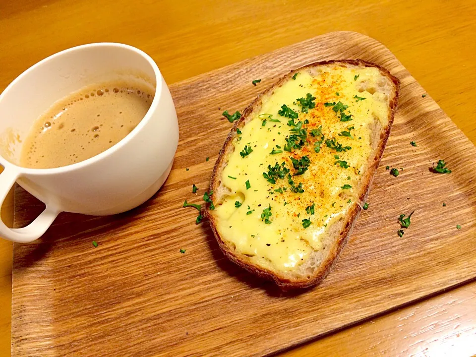 パン・ド・カンパーニュのチーズ焼き❣|R-Kさん