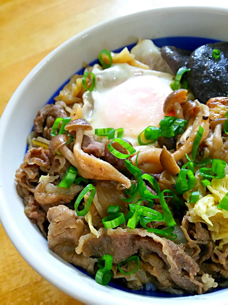 すき焼き丼|徳之島トトロンヌさん