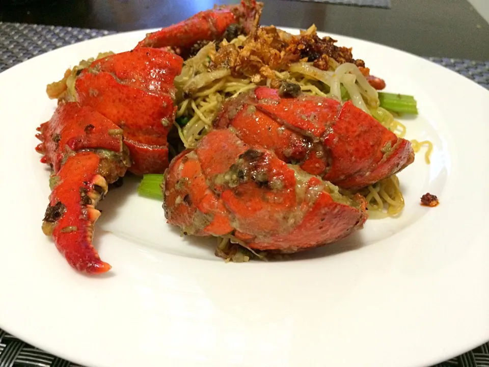 Egg noodles with lobsters|Tina Voさん