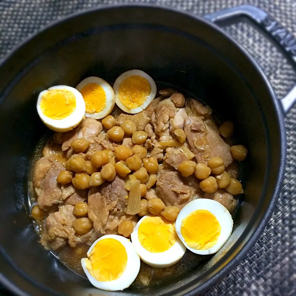 Snapdishの料理写真:鶏もも肉の照り煮〜お酢でさっぱり♪ひよこ豆と♡|あまねこ🌿さん