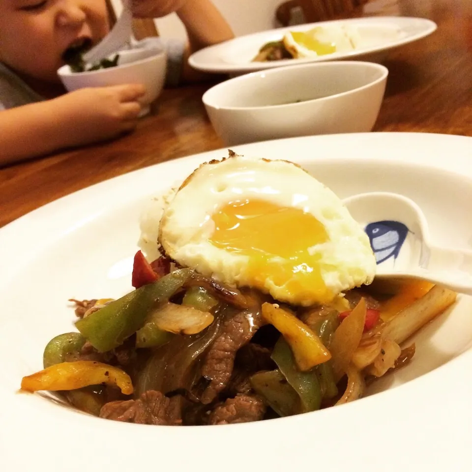 Snapdishの料理写真:青椒炒牛肉絲feat. 蚝油
Green pepper steak with oyster sauce.|Yuka Nakataさん