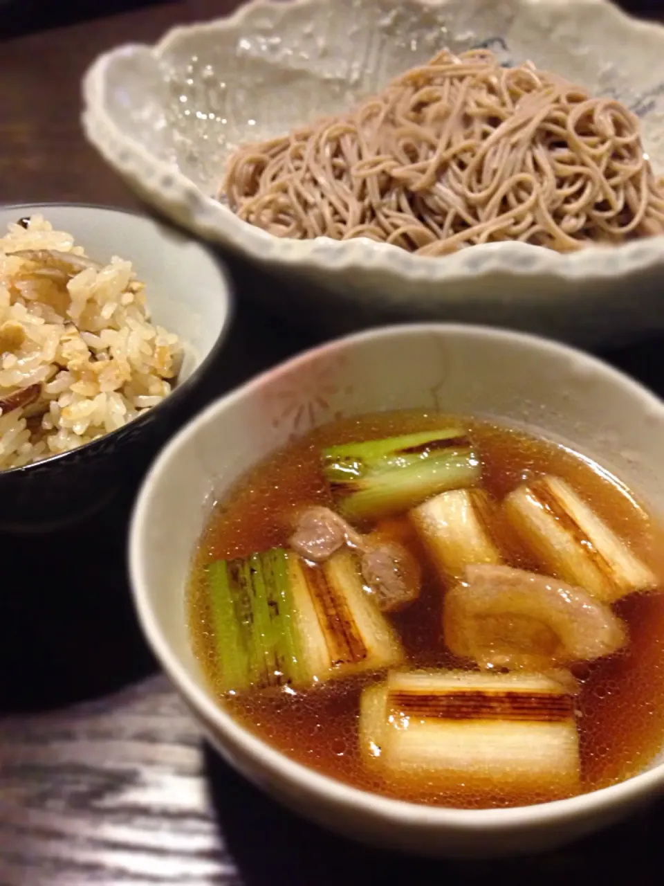 鴨南蛮蕎麦と炊き込みご飯のブラウン系な晩御飯😂✨|miiiーna"さん