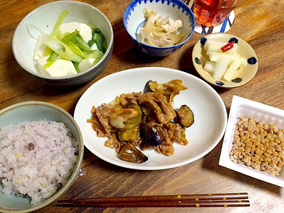 Snapdishの料理写真:茄子と豚肉の味噌炒め
湯豆腐
鶏胸肉ともやしとメンマのナムル|＊YUKI＊さん