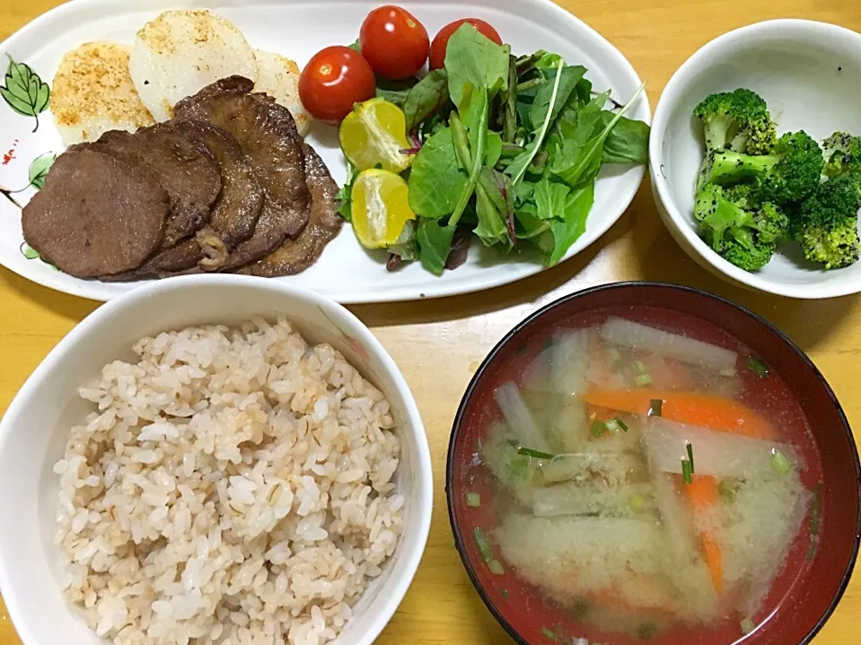 牛タンと焼き山芋|wan氏さん