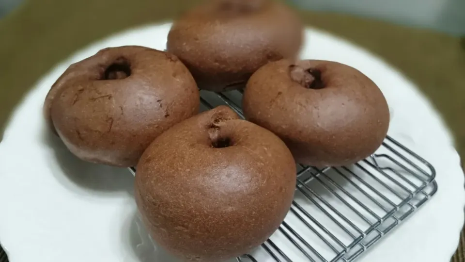 Snapdishの料理写真:久しぶりのベーグル🍩
手捏ねチョコチップベーグル🍩|らんちゃんさん