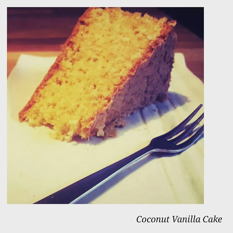 #Homemade Coconut An Vanilla Sponge cake|Emanuel Hayashiさん