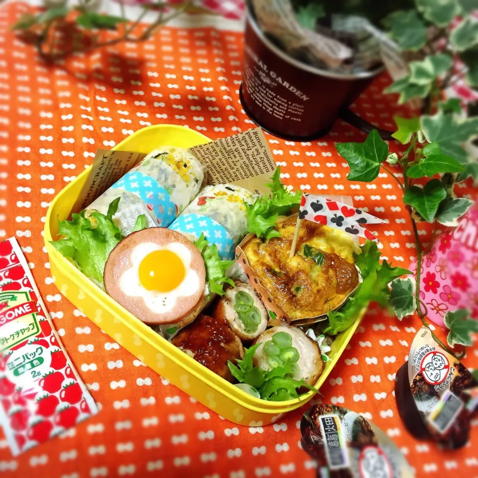 ステック✨おにぎりお弁当😋|かぼ(≡'・'≡)さん