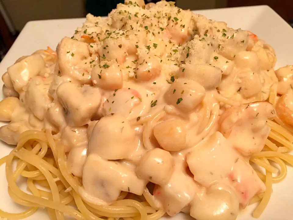 Seafood Pasta Alfredo|Chef Ampさん