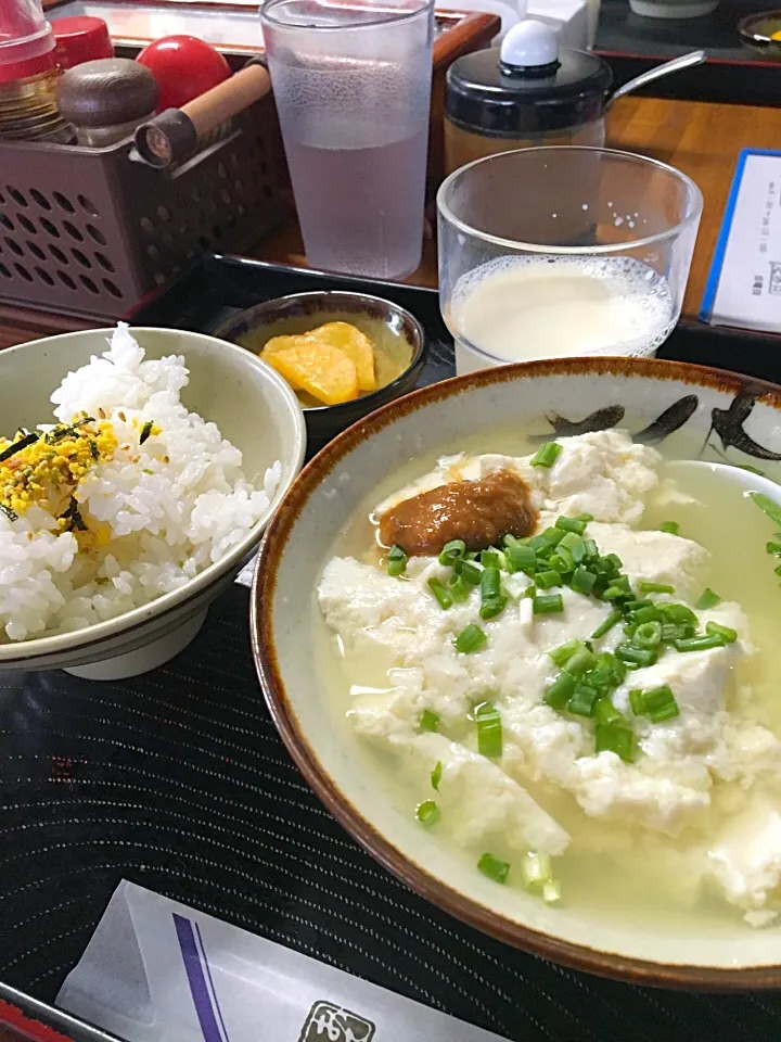 Snapdishの料理写真:2016.1.22  ゆし豆腐セット☆比嘉とうふ☆|hijiriさん